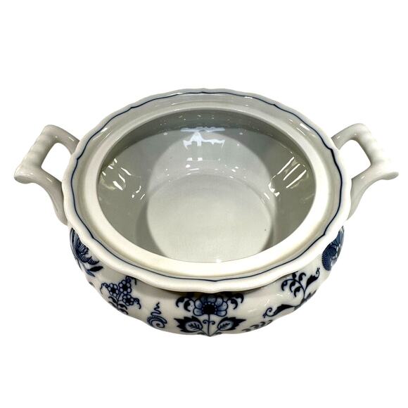 Blue Danube Japan Cobalt Blue Onion Round Covered Vegetable Serving Dish - Picture 6 of 7